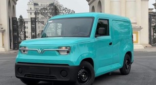 Tài chính khoảng 300 triệu đồng, người kinh doanh nhỏ nên mua xe tải van nào?